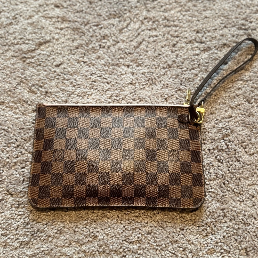 Louis Vuitton Damier Ebene Neverfull Pochette - Picture 3 of 12